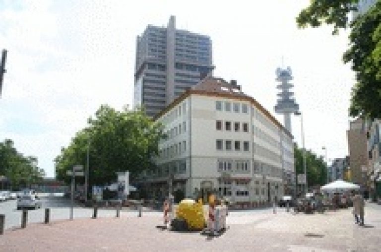 Hannovers höchstes Penthouse Nr.1 mit Südblick und 245 m² Dachterrasse 